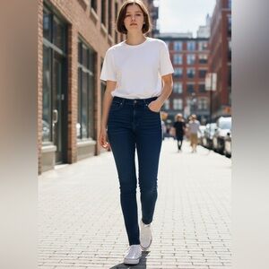 *🛍️3/15$🛍️ Signature by Levi Strauss Great Shaping Skinny Jeans Dark Wash